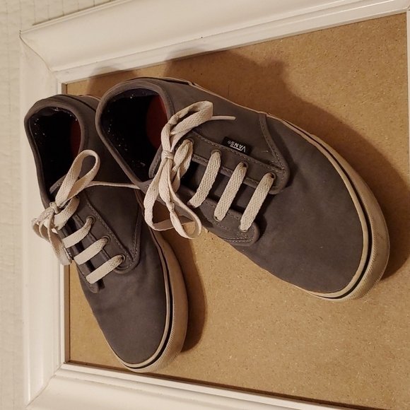Vans Gray Skateboarding sneakers size 7 unisex - Picture 1 of 8